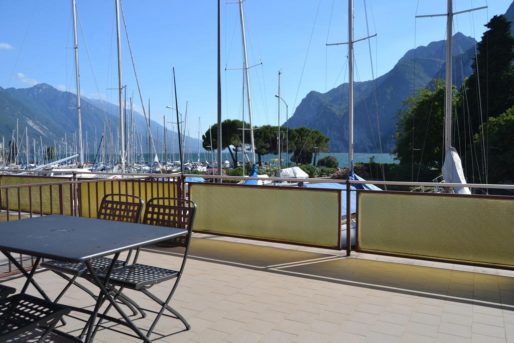 Residence Ambra Riva del Garda Luaran gambar