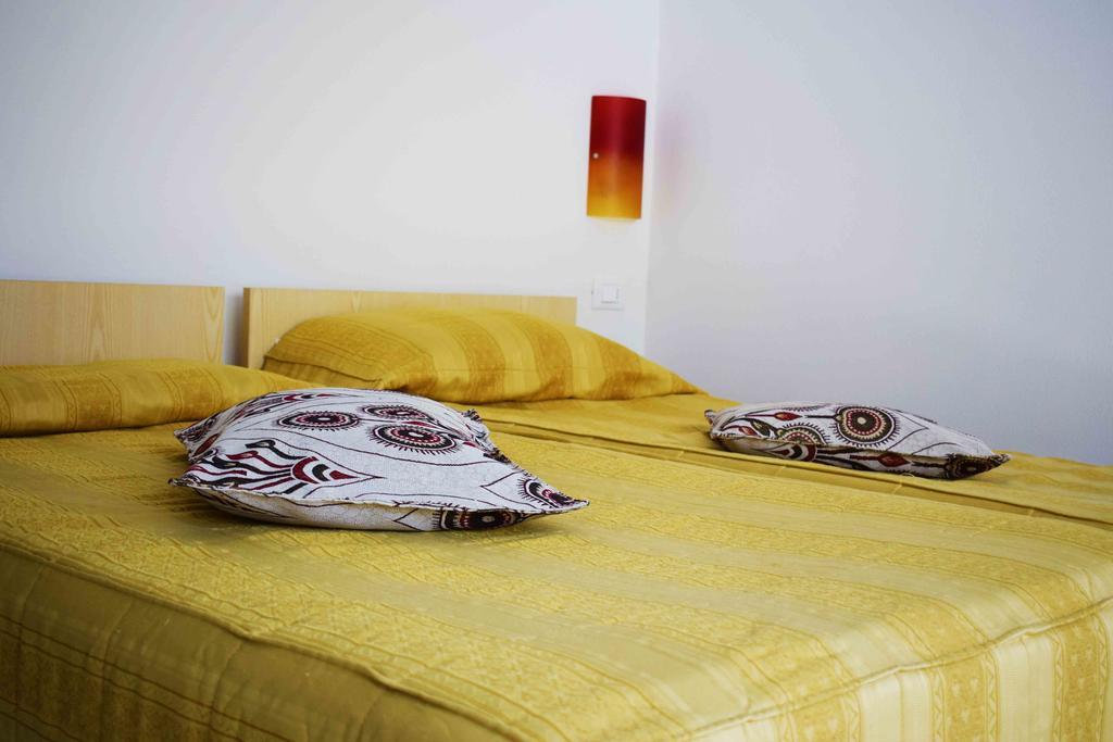 Residence Ambra Riva del Garda Luaran gambar
