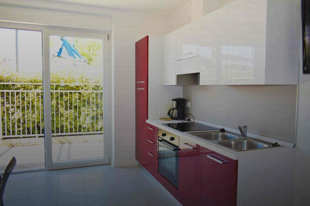 Residence Ambra Riva del Garda Luaran gambar