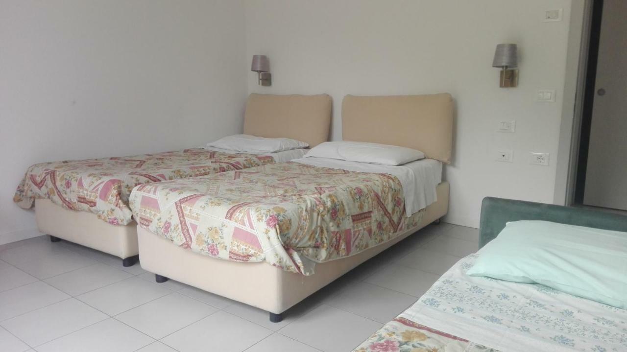 Residence Ambra Riva del Garda Luaran gambar