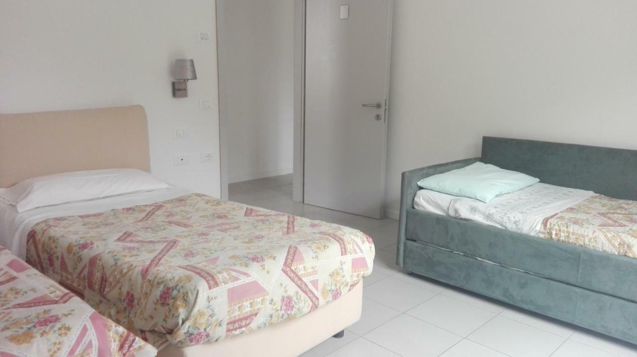 Residence Ambra Riva del Garda Luaran gambar